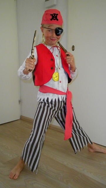het derde en vierde piratenpak